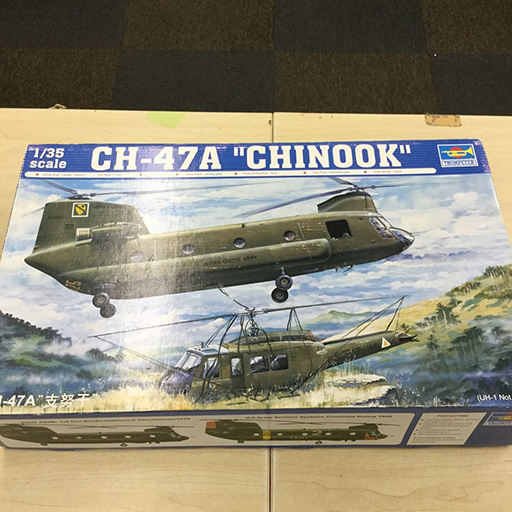 トランペッター 1/35 CH-47A チヌーク 大型輸送ヘリコプター